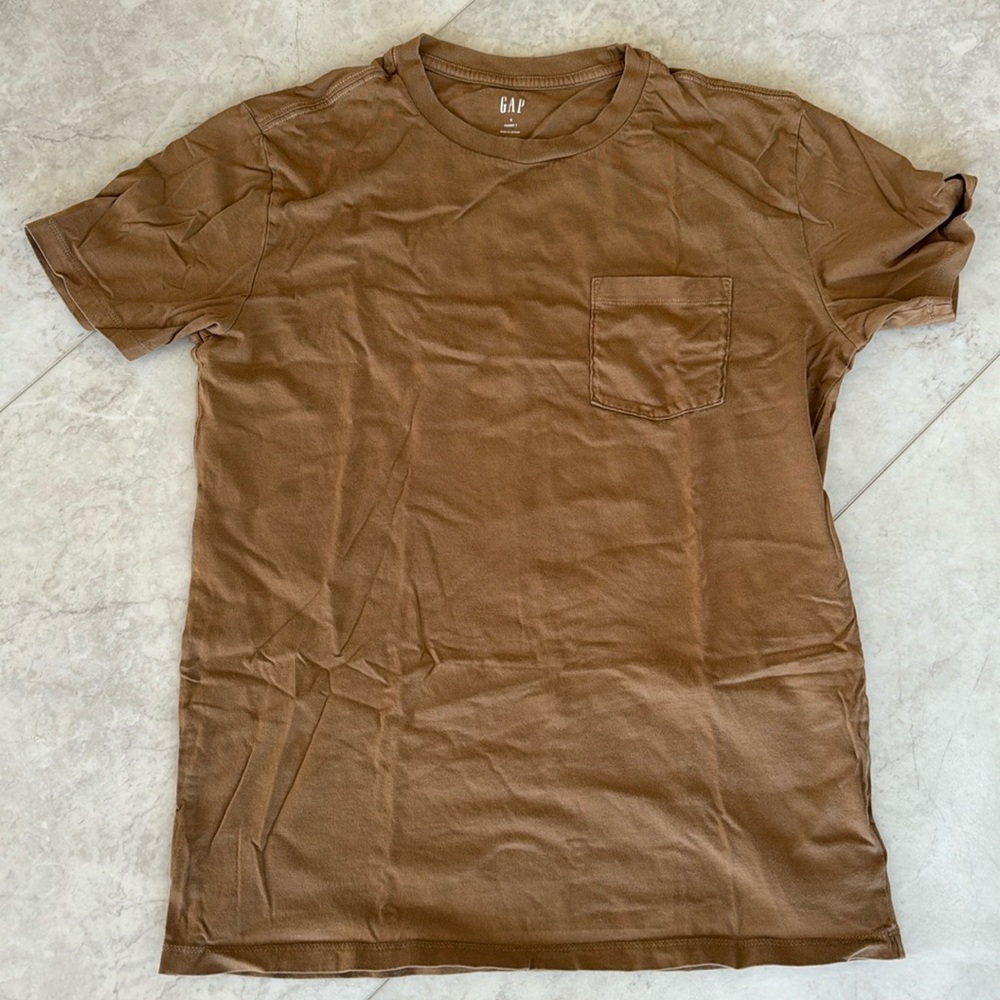 Gap pocket tshirt